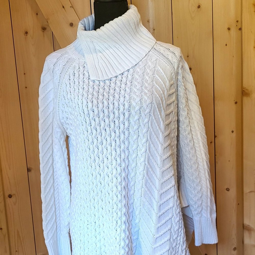 Vince Camunto Sweater, Size M